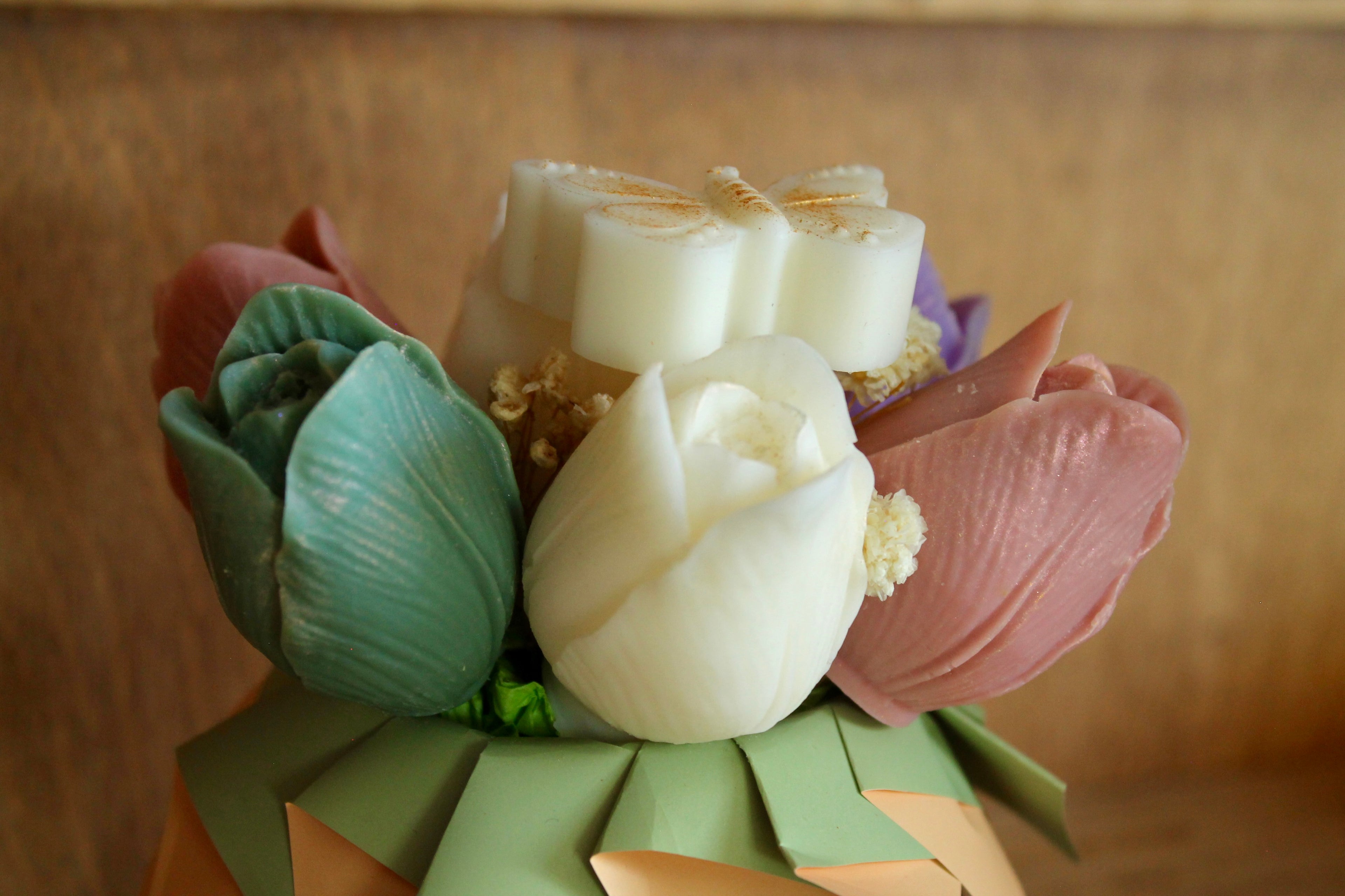 bouquet bougies fleurs artisanales papillon cire vegetale flamme eternelle