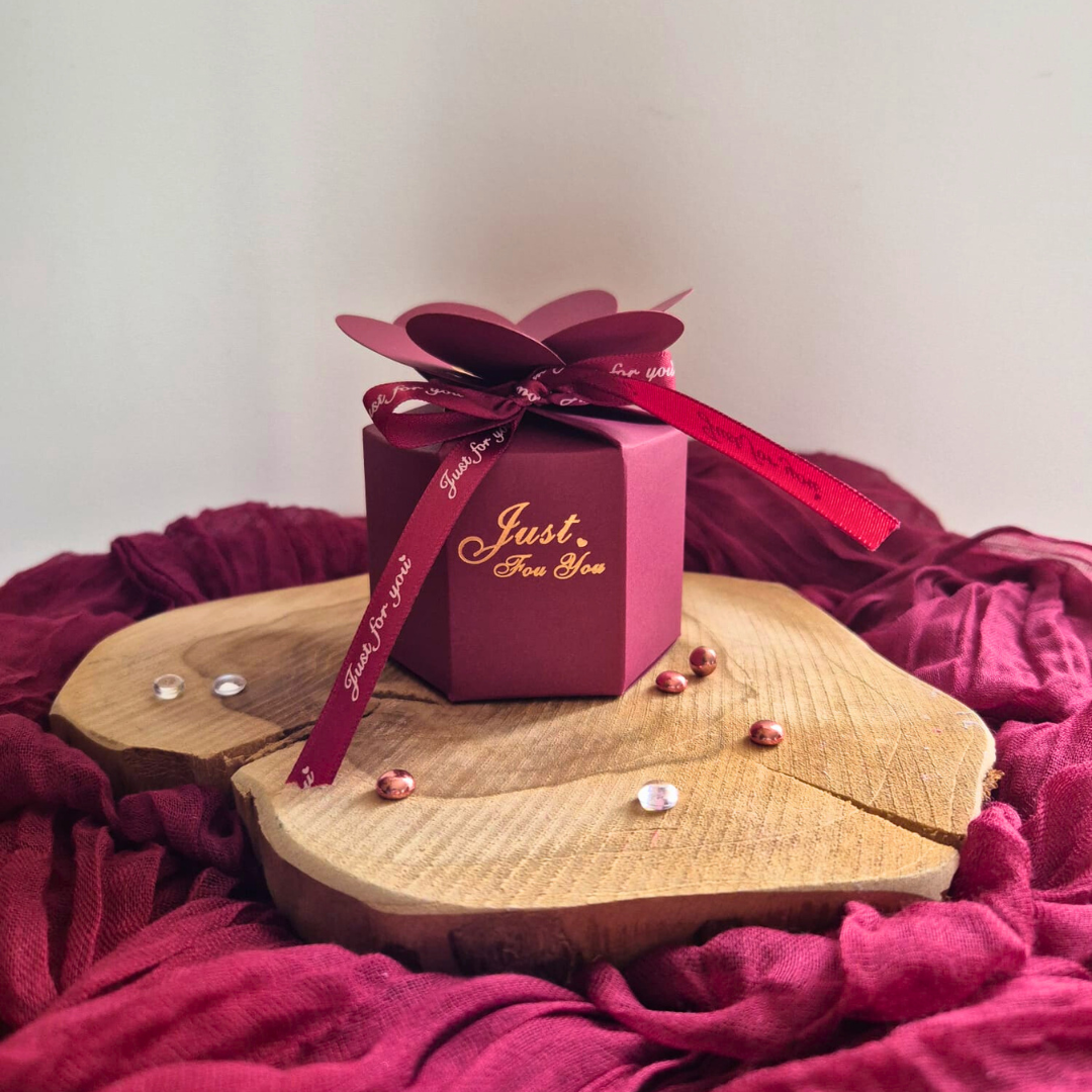 Coffret cadeau élégant Just for You contenant des fondants parfumés, idée cadeau romantique